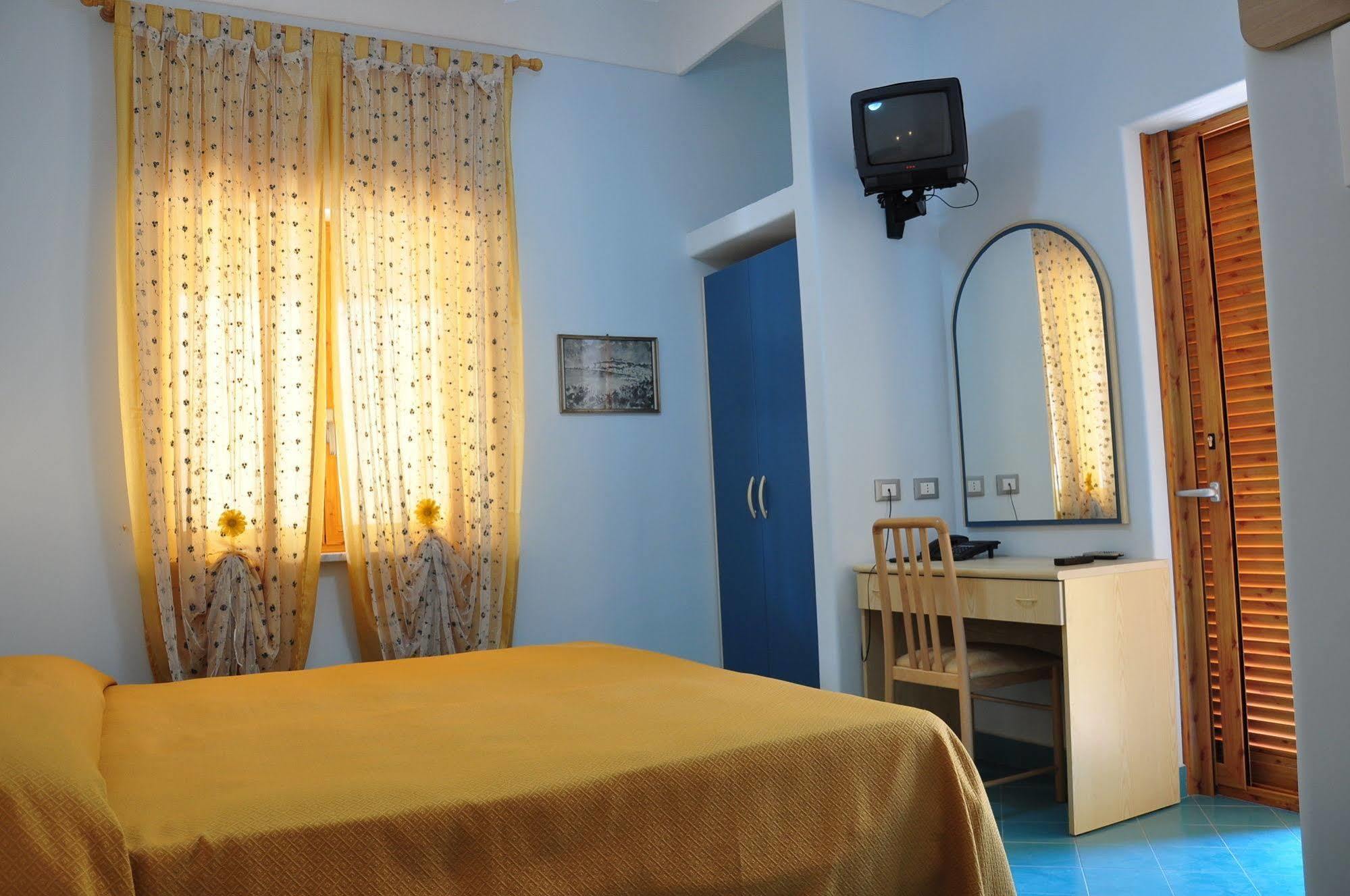 Hotel Villa Sirena Sant'Angelo  외부 사진